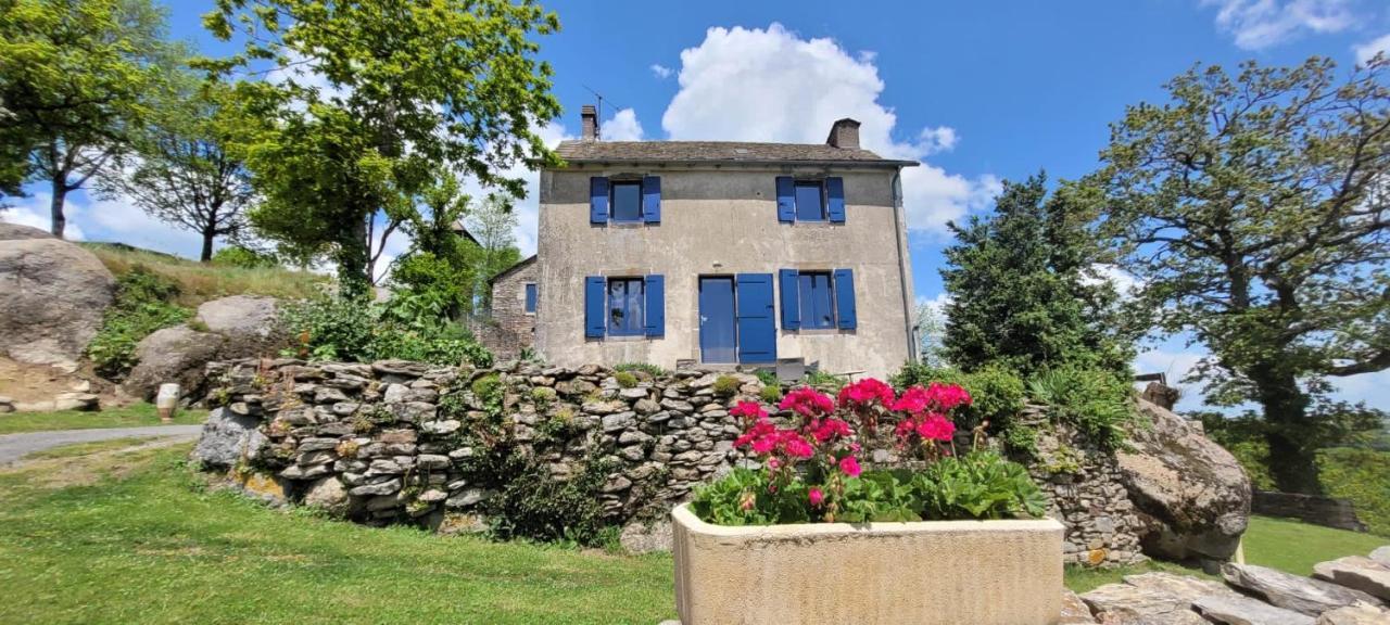 Villa Gite A La Tour De Peyrebrune Alrance Exterior foto